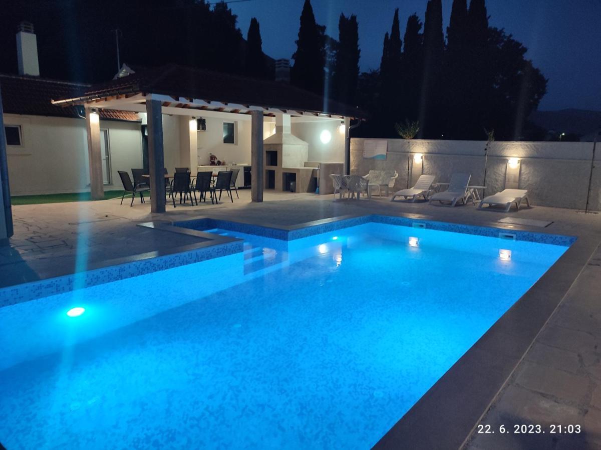 Villa Jelena 特雷比涅 外观 照片